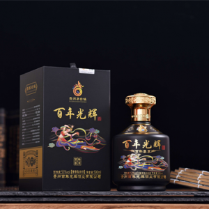 貴州百年光輝酒業(yè)，傳承古法釀造技藝，致力于打造高品質(zhì)白酒